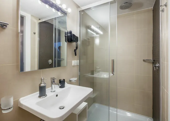 No 9 Colosseo 3* 로마