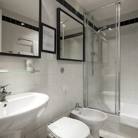 No 9 Colosseo 3* Rome